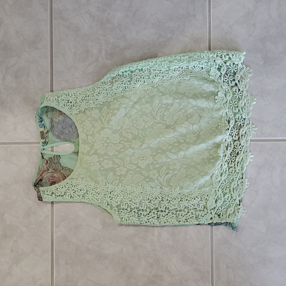 Gimmicks By BKE Top